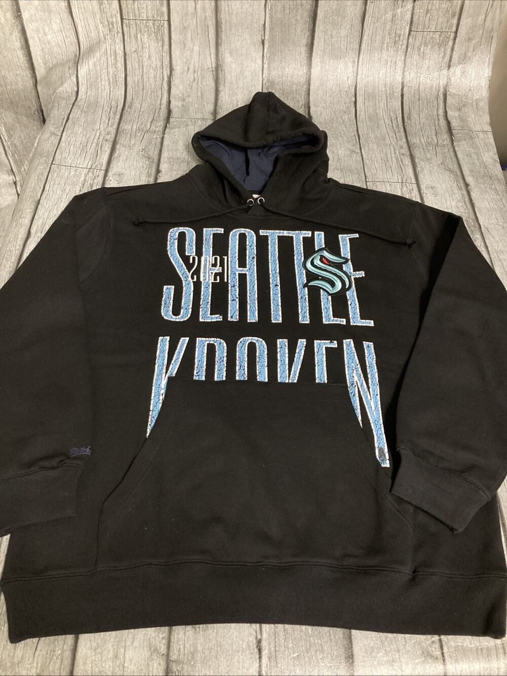 NWT Men’s Mitchell & Ness Seattle Kraken NHL OG Fleece Hoodie XL Black X-Large
